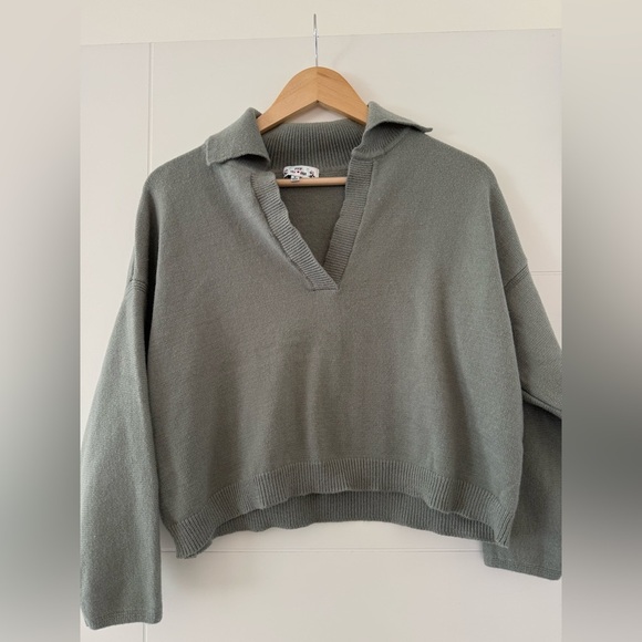 Poof New York Collared Sweater, size medium. - Picture 1 of 8
